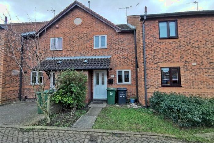 2 Bedroom Town House To Rent In St. Columba Way, Leicester, LE7