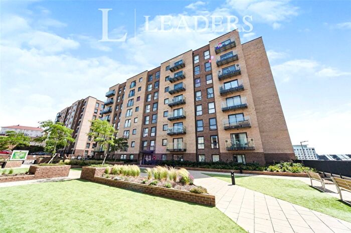 2 Bedroom Flat For Sale In Stirling Drive, Luton, Bedfordshire, LU2