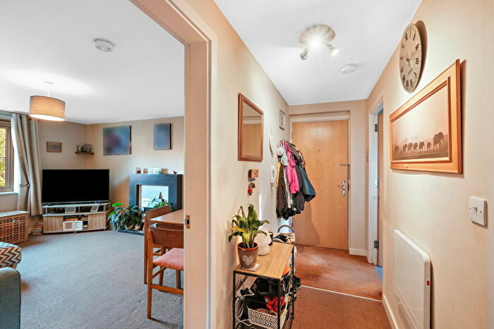 2 Bedroom Apartment For Sale In Yeomans Close, Astwood Bank, Redditch, B96