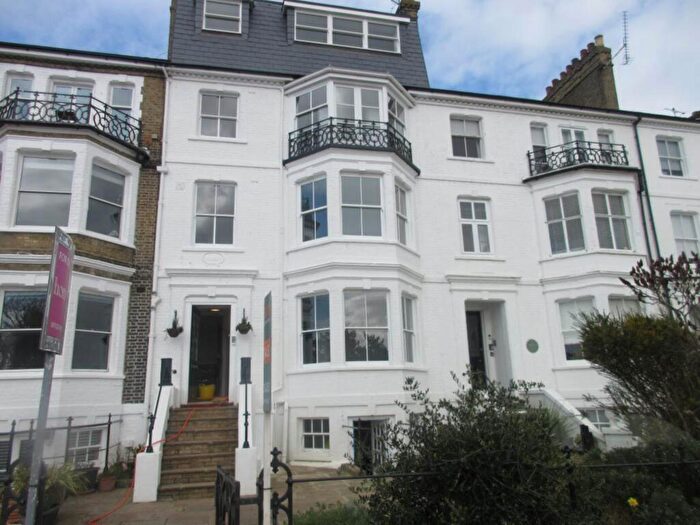 1 Bedroom Flat To Rent In Gleneagles House, Clifftown Parade, Southend On Sea, SS1