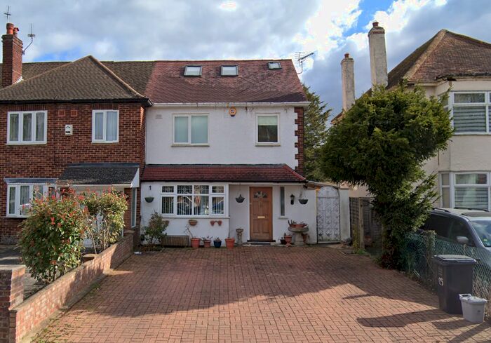 5 Bedroom Semi-Detached House To Rent In Luffman Road, London, SE12