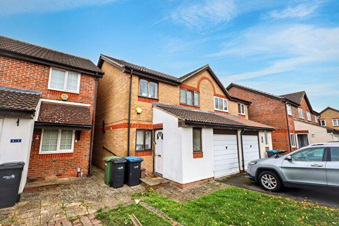 3 Bedroom Semi-Detached House For Sale In Manton Road, Enfield, EN3
