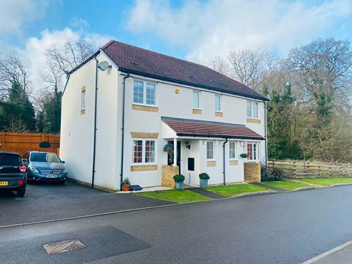 3 Bedroom Semi-Detached House To Rent In Earley, Berkshire, RG6