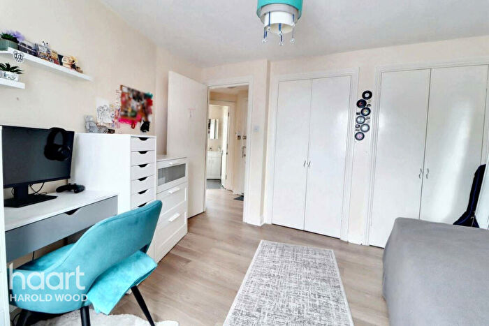 1 Bedroom Apartment For Sale In Messant Close, Harold Wood, RM3