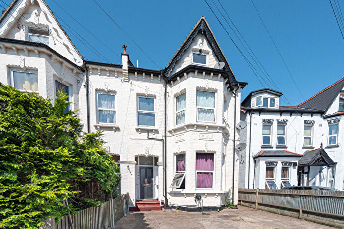 2 Bedroom Flat To Rent In Morland Avenue, Croydon, CR0