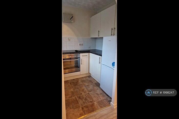 1 Bedroom Flat To Rent In Kern Close, Southampton, SO16