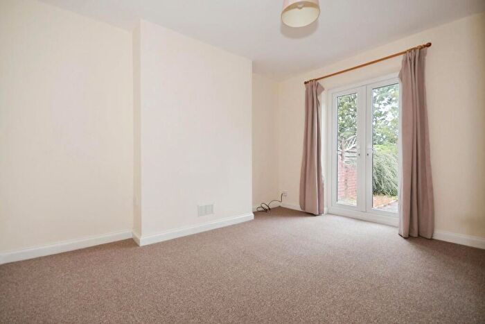 3 Bedroom Terraced House For Sale In Tapton View Road, Stonegravels, Chesterfield, S41