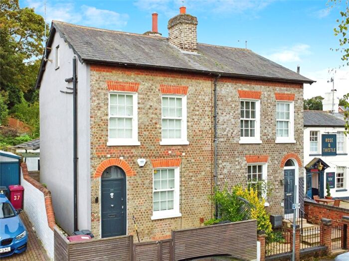 3 Bedroom Semi Detached House For Sale In Argyle Road, Reading, Berkshire, RG1