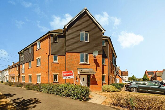 2 Bedroom Apartment For Sale In Alma Street, Aylesbury, HP18