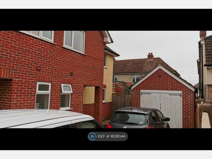 3 Bedroom Semi-Detached House To Rent In Lester Avenue, Havant, PO9