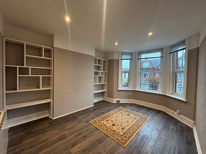 2 Bedroom Flat To Rent In Holdenhurst Road, Bournemouth, BH8