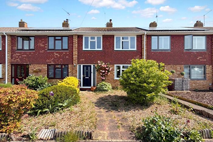 3 Bedroom Terraced House For Sale In Twyford Close, Rainham, Gillingham, ME8