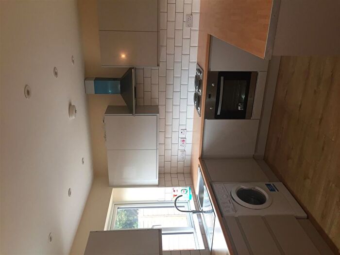 Studio To Rent In Clare Road, Hounslow, TW4