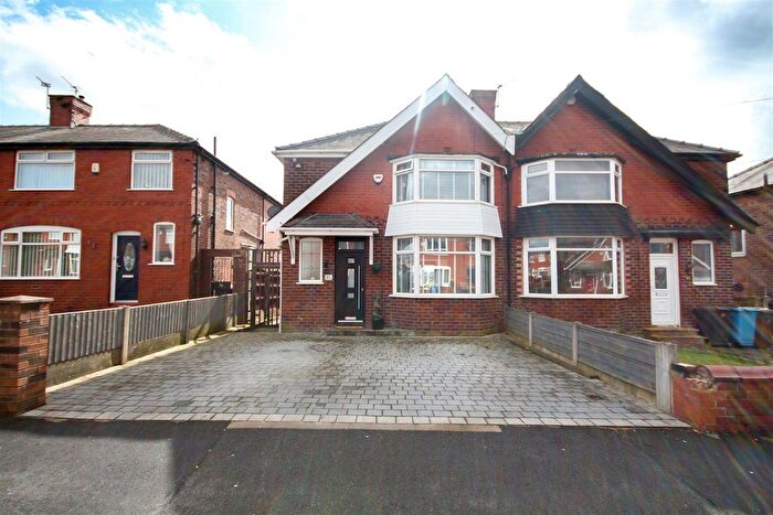 3 Bedroom Semi Detached House To Rent In Sunningdale Drive, Salford, M6