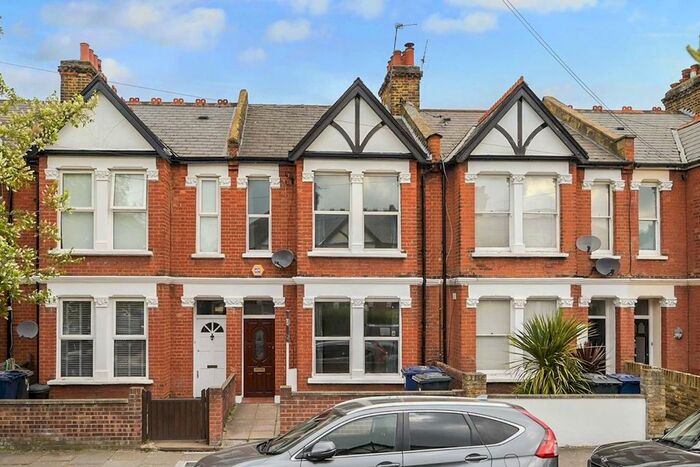 3 Bedroom Property To Rent In Weston Road, London, W4