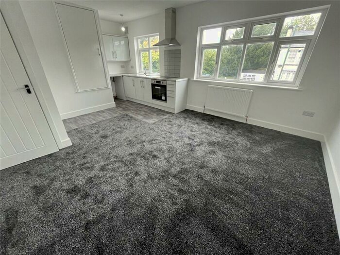 1 Bedroom Flat To Rent In Richmond Road, Solihull, West Midlands, B92