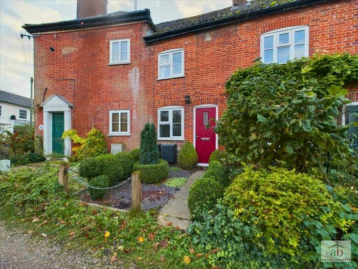 2 Bedroom Cottage For Sale In The Drift, Wickham Market, IP13