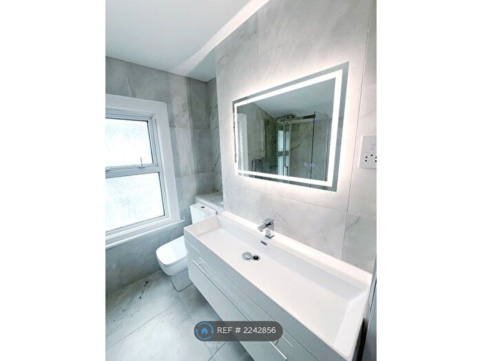 2 Bedroom Terraced House To Rent In Charnwood Road, London, SE25