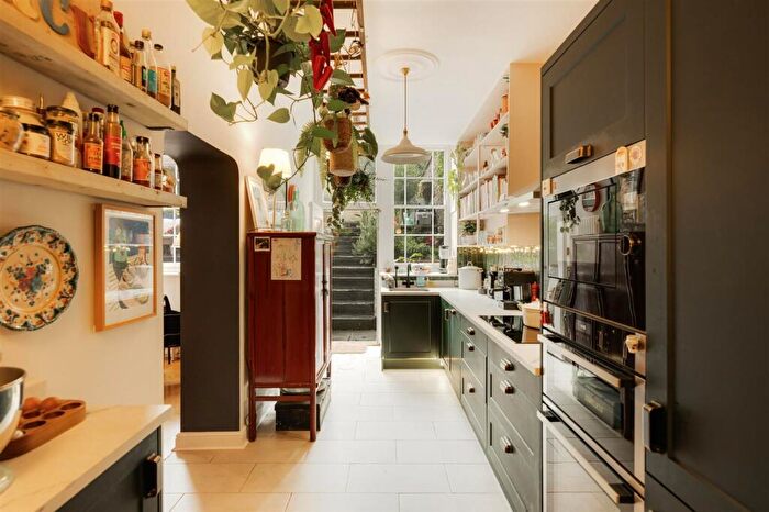 3 Bedroom Property For Sale In Victoria Square, Bristol, BS8