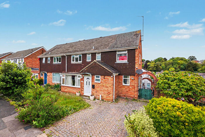 4 Bedroom Semi Detached House To Rent In Birchfields, Chatham, ME5