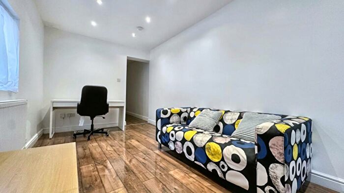 1 Bedroom Flat To Rent In Grosvenor Road, St Pauls, Bristol, BS2