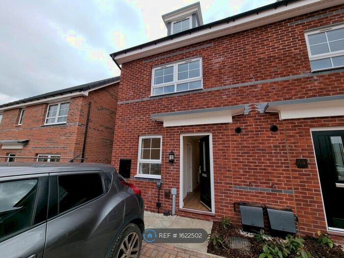 4 Bedroom Semi-Detached House To Rent In Braeburn Drive, Appleton, Warrington, WA4