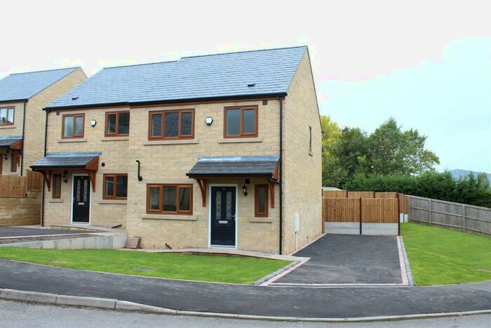 3 Bedroom Semi-Detached House To Rent In Hazelwood Close, Hadfield, Glossop, SK13