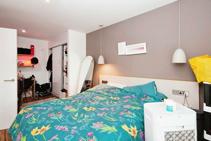 1 Bedroom Apartment For Sale In Chester Road, Old Trafford, Manchester, M16