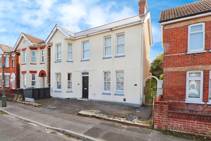 4 Bedroom Detached House For Sale In Markham Road, Bournemouth, BH9