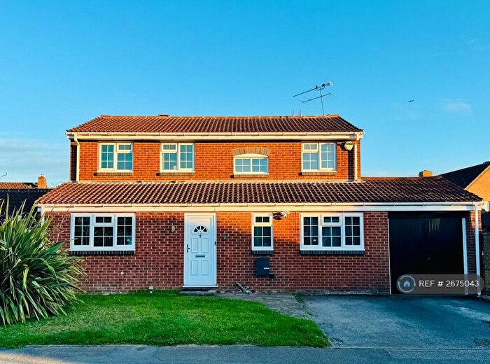 4 Bedroom Detached House To Rent In Bedford Close, Maidenhead, SL6