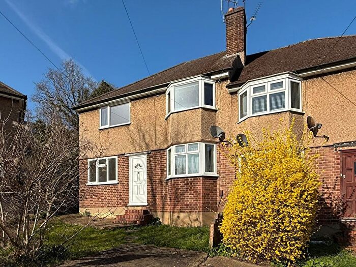 2 Bedroom Maisonette For Sale In Kenton Gardens, St. Albans, Hertfordshire, AL1