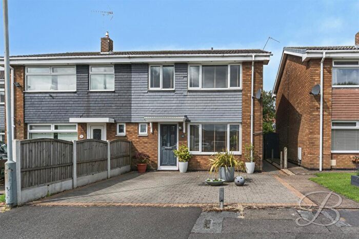 3 Bedroom Semi-Detached House For Sale In Minster Close, Kirkby-In-Ashfield, Nottingham, NG17