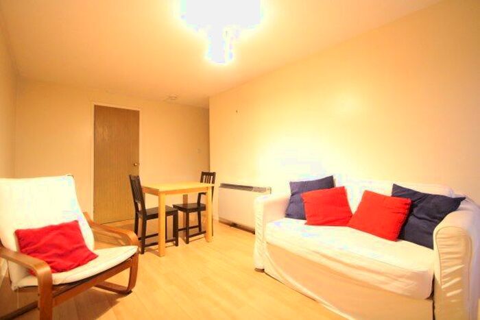 1 Bedroom Flat To Rent In Albion Gate, Glasgow, G1