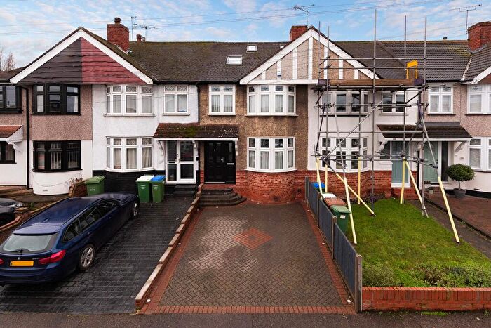 4 Bedroom Terraced House For Sale In Holmsdale Grove, Bexleyheath, DA7