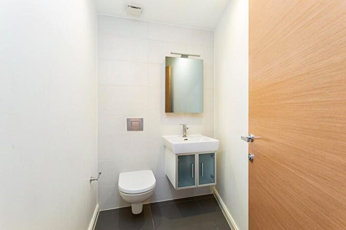 1 Bedroom Flat To Rent In Fulham Road, London, SW10