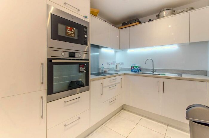 2 Bedroom Flat To Rent In Waterside Way, Tottenham, London, N17