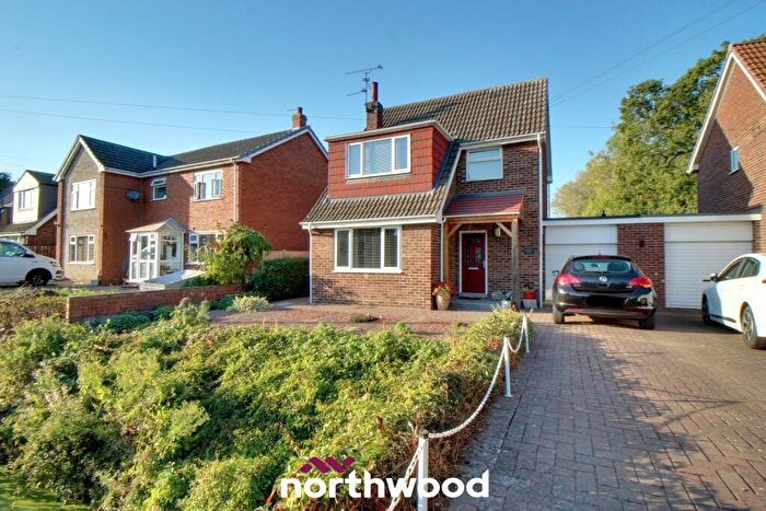 3 Bedroom Link Detached House For Sale In Trundle Lane, Fishlake, Doncaster, DN7