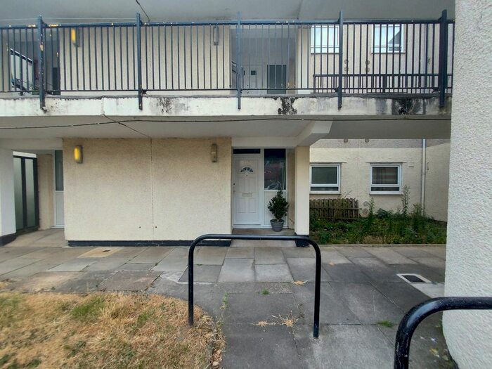 Houses for sale in Melbourne Way, EN1, Greater London