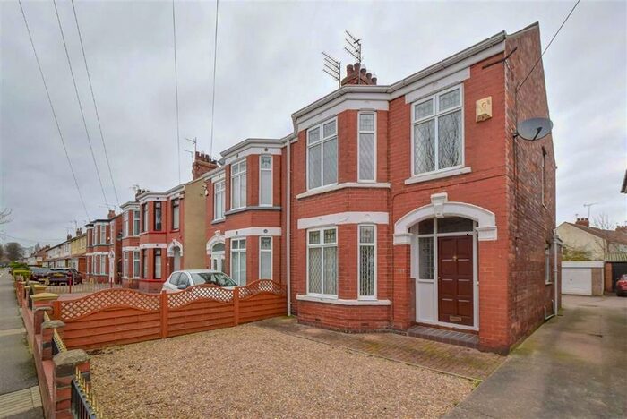 3 Bedroom Semi-Detached House To Rent In James Reckitt Avenue, Hull, HU8