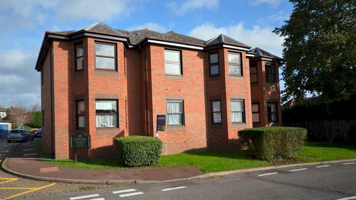 2 Bedroom Flat To Rent In Parkgate, Windsor Lane, Burnham, Slough, SL1