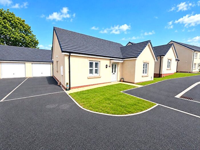 3 Bedroom Bungalow For Sale In Gerddi Lingfield, Whitland, Carmarthenshire, SA34