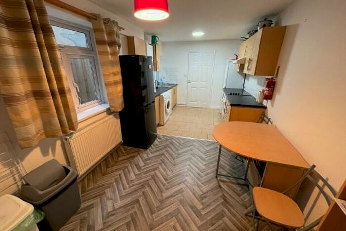 4 Bedroom Terraced House To Rent In Gelligaer Street Cardiff, CF24