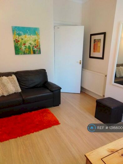 1 Bedroom Flat To Rent In Broomhill Road, Aberdeen, AB10