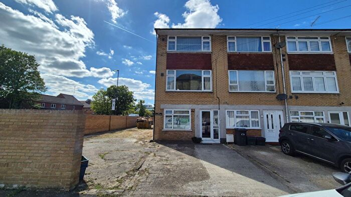1 Bedroom Flat To Rent In Corban Road, Hounslow, TW3
