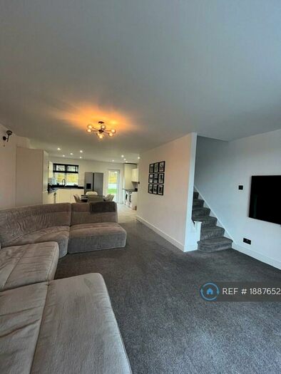 3 Bedroom Semi-Detached House To Rent In Poyntens, Rayleigh, SS6