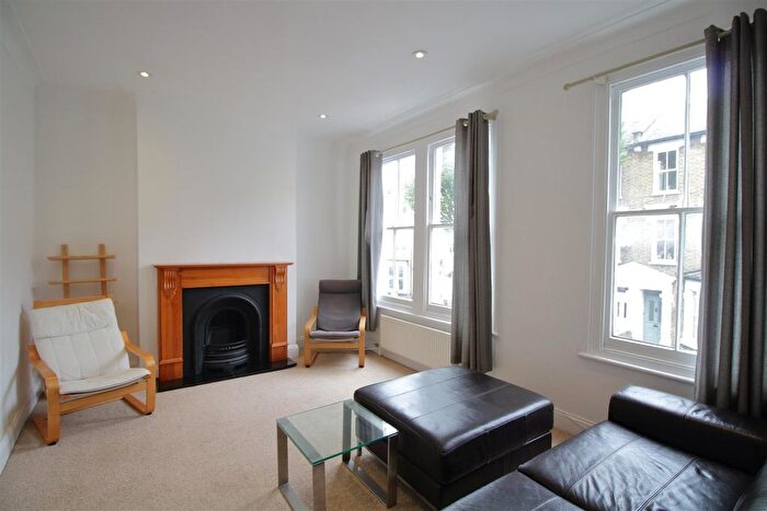 3 Bedroom Flat To Rent In Tradescant Road, Nine Elms, SW8