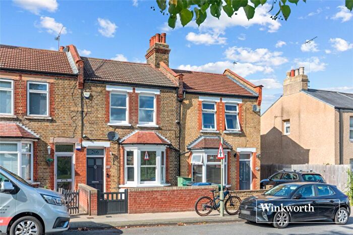 3 Bedroom Terraced House For Sale In Mays Lane, Barnet, EN5