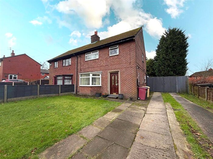 3 Bedroom Semi Detached House For Sale In Southfield Drive, Westhoughton, Bolton, BL5