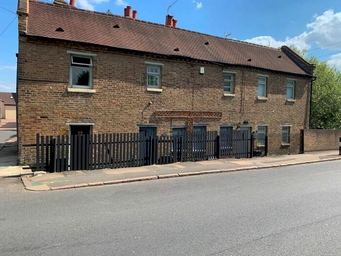 3 Bedroom Cottage To Rent In Barnes Cray Cottages, Crayford, Kent, DA1