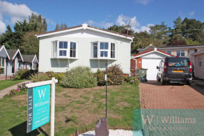 2 Bedroom Park Home For Sale In Medina Park, Folly Lane, East Cowes, PO32